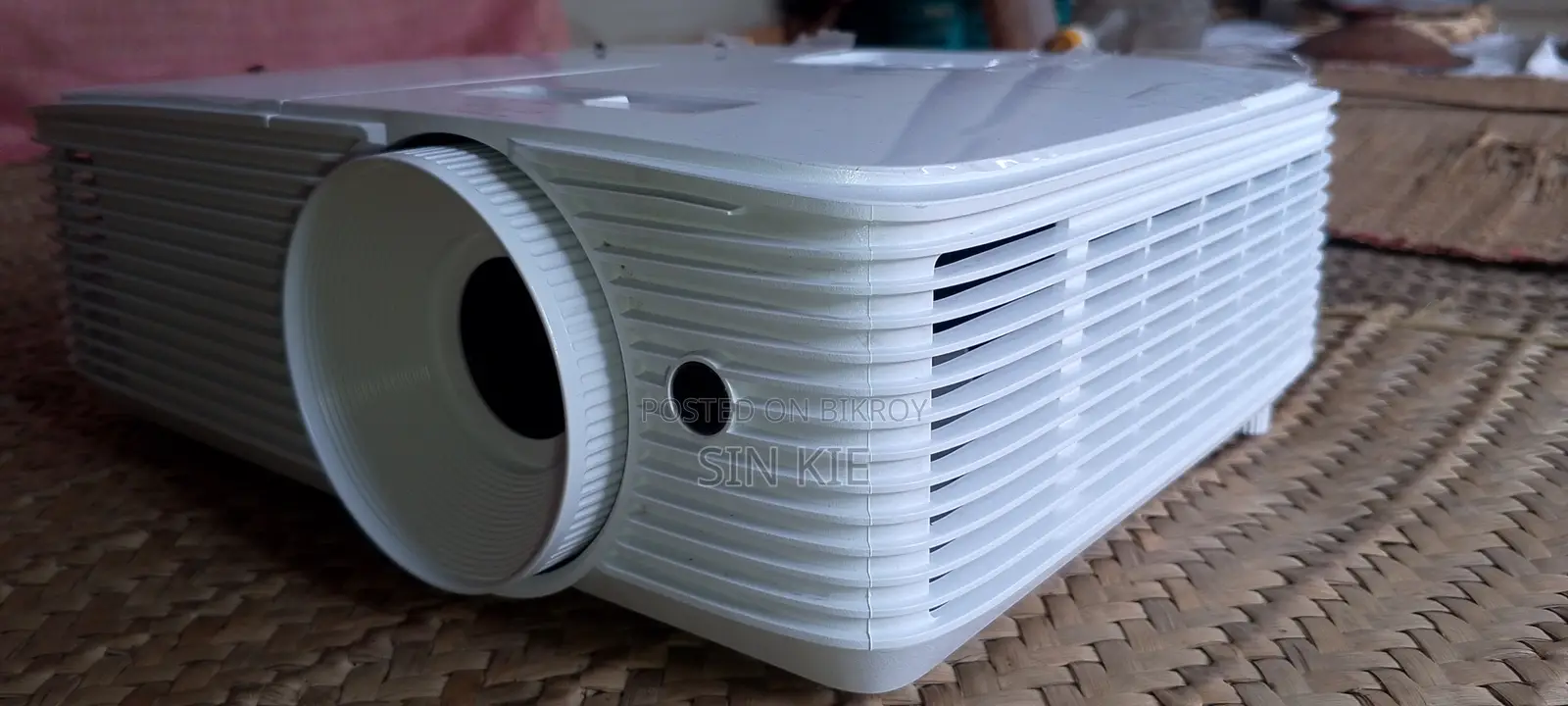 Optoma W412 Professional DLP Projector