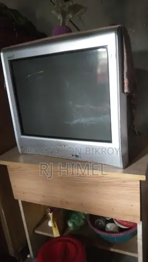 টিভি বিক্রয়ের জন্য