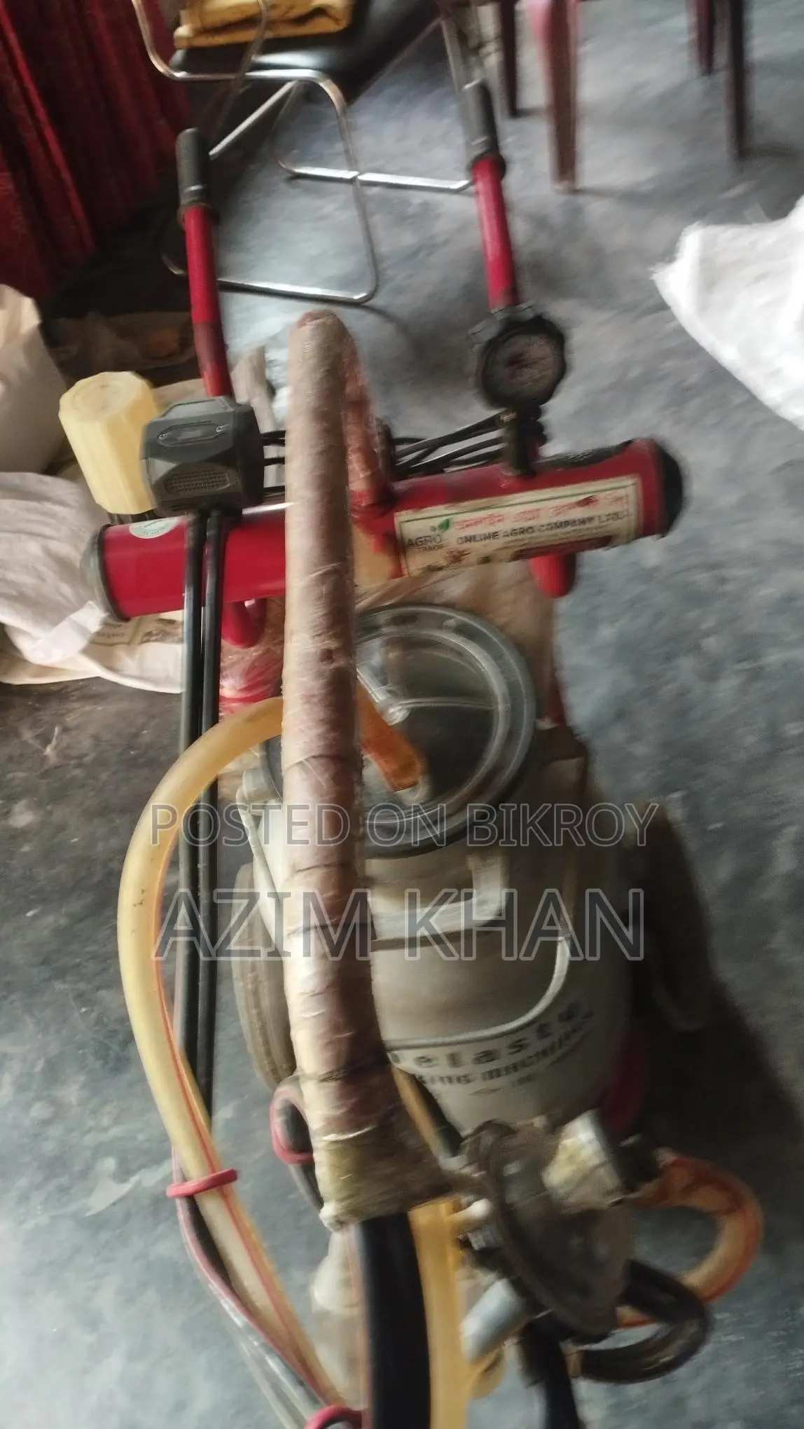 মেলাসটি কোম্পানির মেশিন।