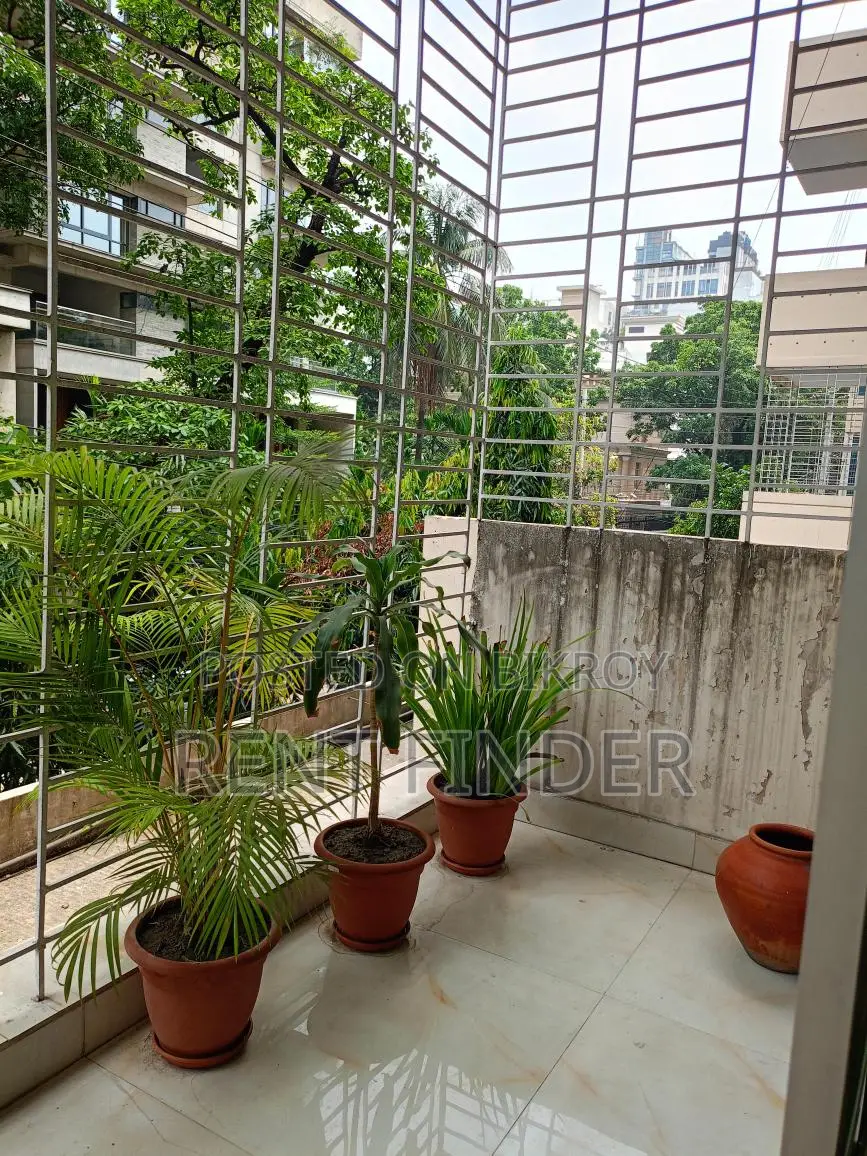 Semi Furnished Office Space