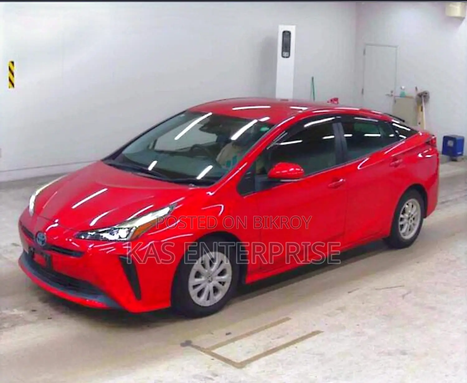Toyota Prius S SAFETY SENSE RED 2021