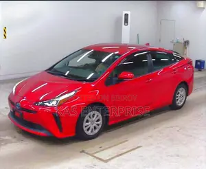Toyota Prius S SAFETY SENE RED 2021