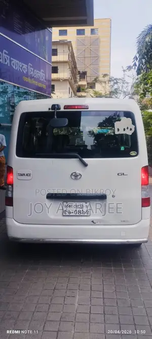 Toyota TownAce . 2010