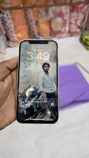 Apple iPhone 12 (Used)
