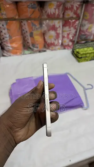 Apple iPhone 12 (Used)