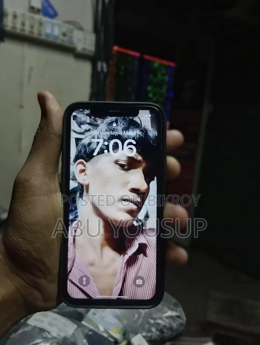 Apple iPhone XS (Used)