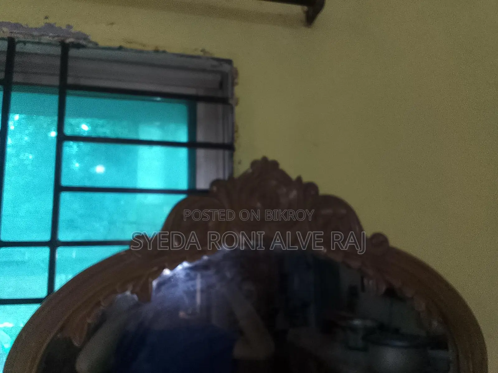 সেগুন কাঠের ড্রেসিং টেবিল বিক্রয় হবে।