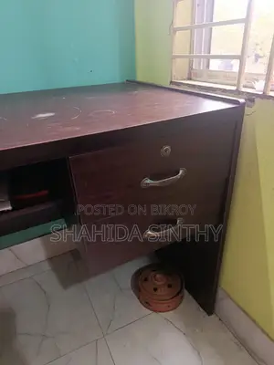 টেবিল বিক্রি হবে।
