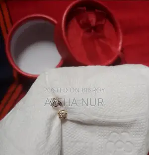 গোল্ড কানের টপ