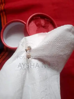 গোল্ড কানের টপ