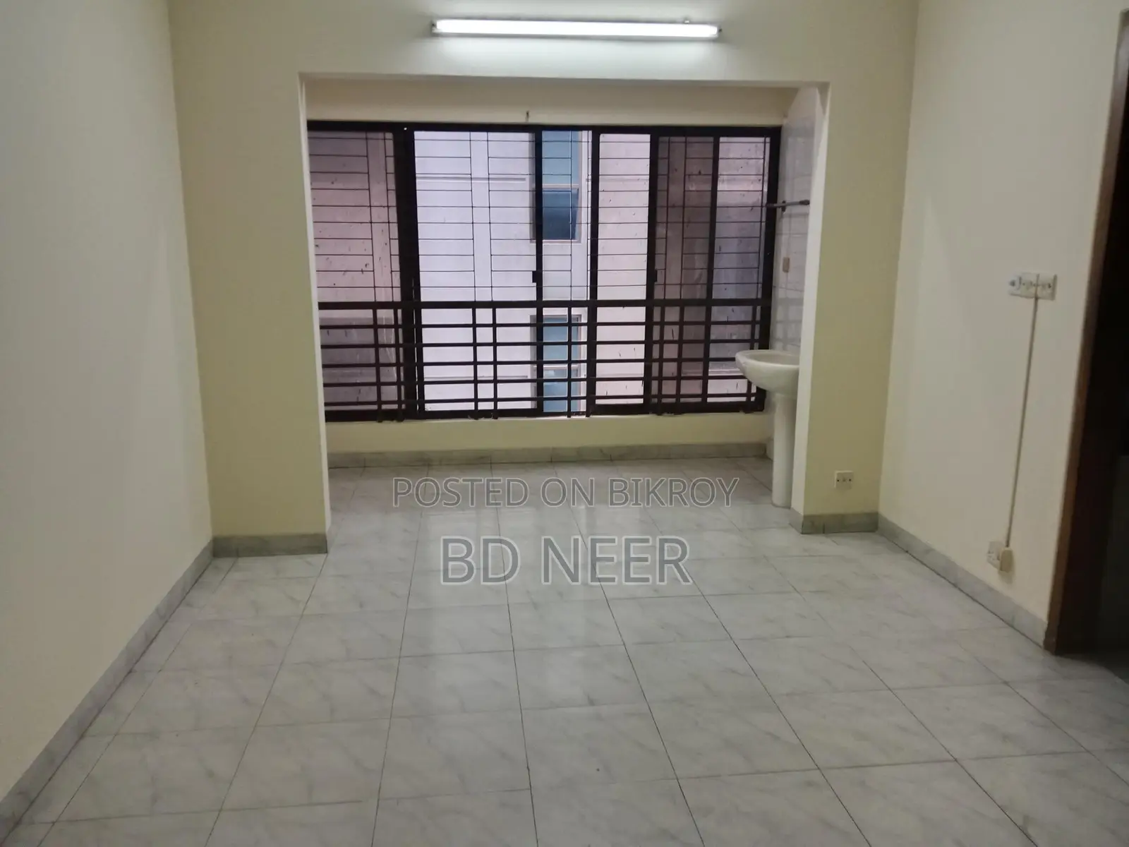 Office space available in resident building at gulshan