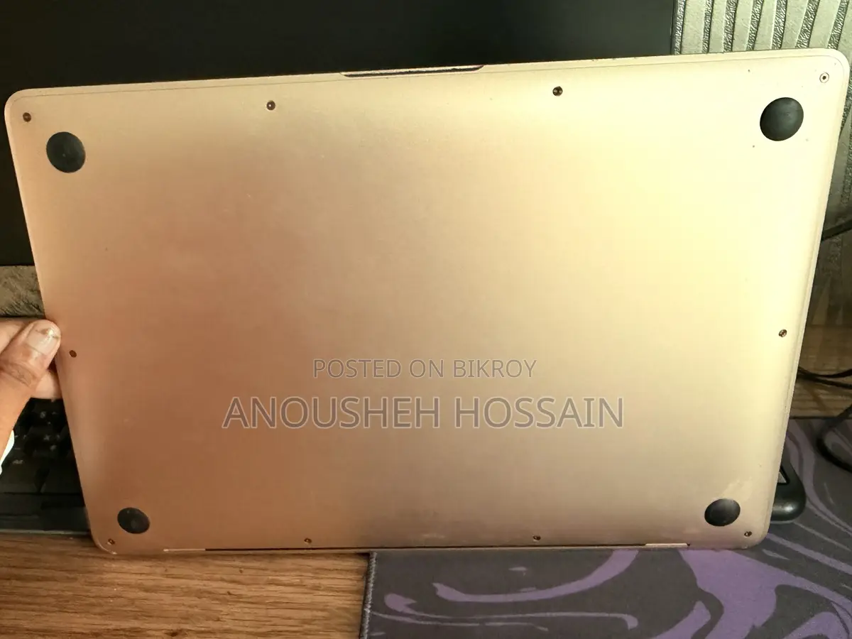 Macbook Air 2020 Rose Gold colour