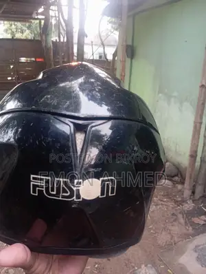 হেলমেট