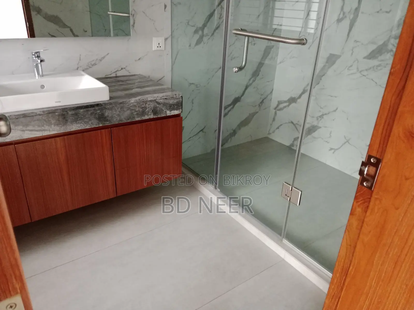 Mordent facilities gym &pool 4 Bed room apt available in Gulshan