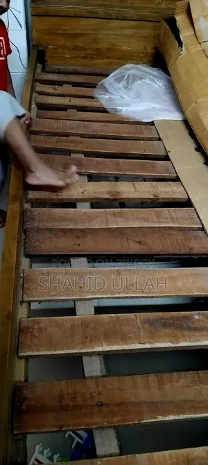 চিটাগাং শেগুন কাঠের একটি খাট বিক্রি হবে