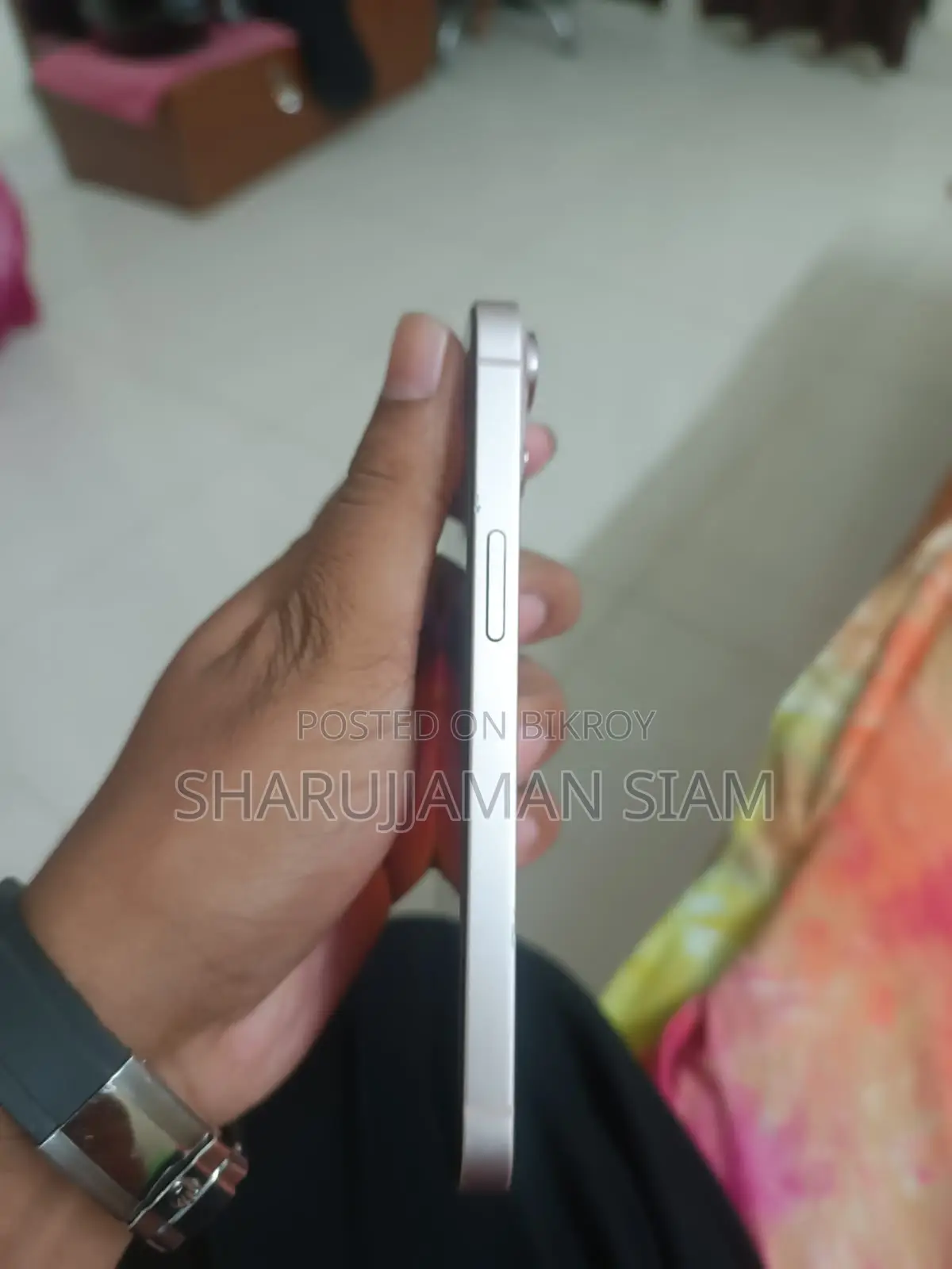 Apple iPhone 13 . (Used)
