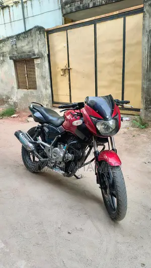 Bajaj Pulsar 150 . 2012