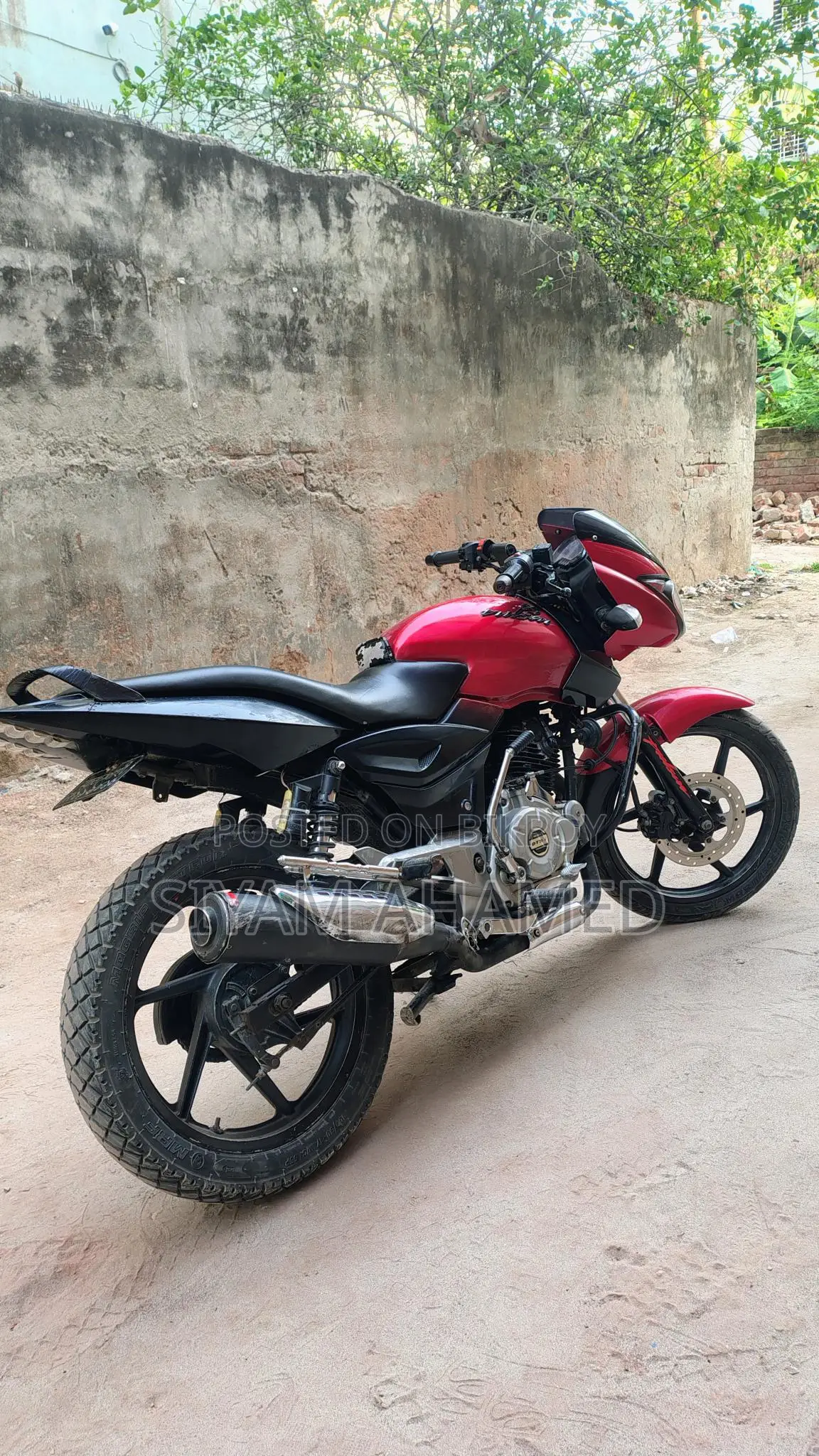 Bajaj Pulsar 150 . 2012