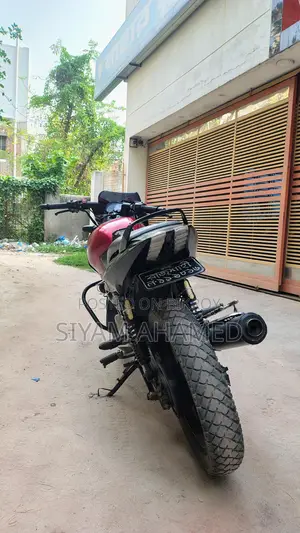 Bajaj Pulsar 150 . 2012