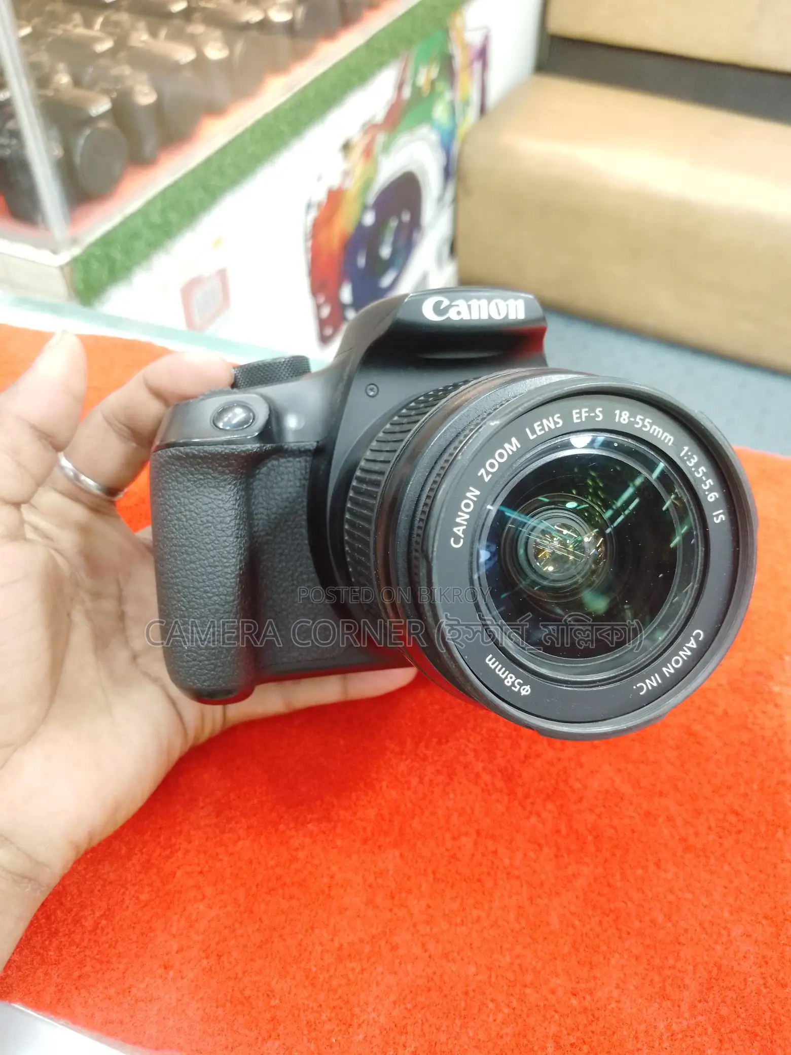 Canon 1300D & 18-55mm IS Lens