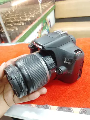 Canon 1300D & 18-55mm IS Lens