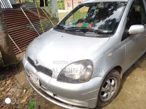 Toyota Vitz 2001