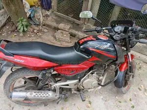 Bajaj Pulsar 150 . 2015