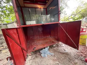একটি নতুন ফুড কার্ট বিক্রয় হইবে।