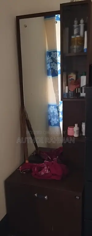 ড্রেসিন টেবল রিগ্যাল।