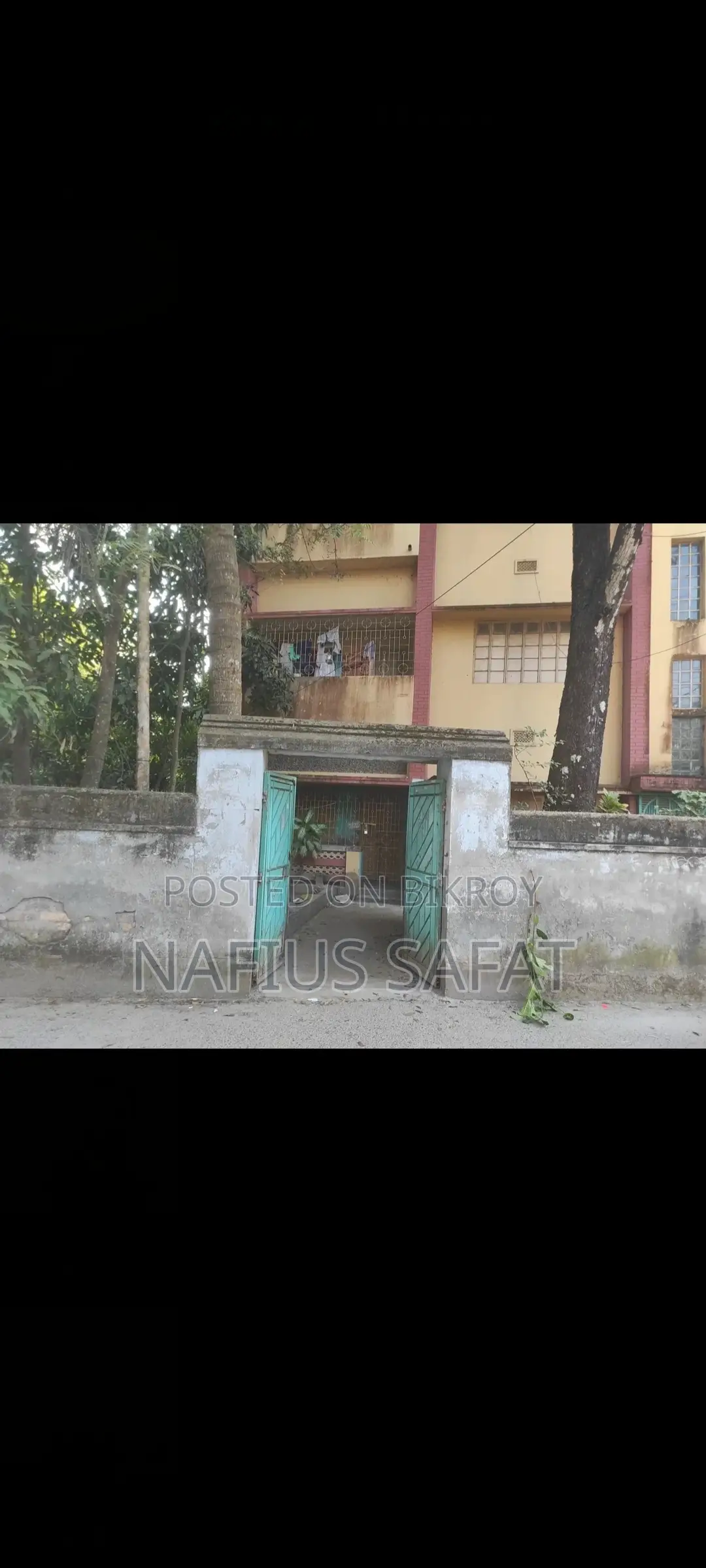 House for rent on the ground floor in a pleasant environment.