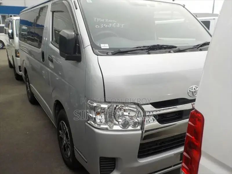 Toyota Hiace DX GL DOUBLE AC 3.5 2021