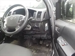 Toyota Hiace DX GL DOUBLE AC 3.5 2021