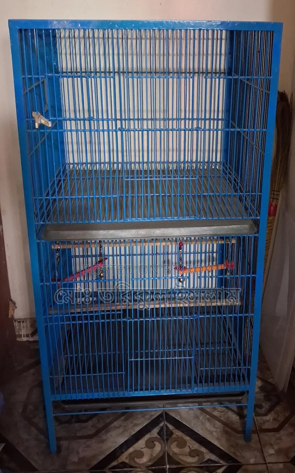 একেবারে নতুন একটে পাখির খাঁচা বিক্রি করা হবে