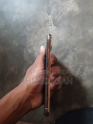 Apple iPhone XS (Used)