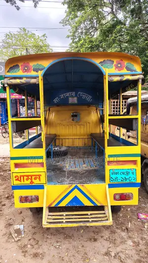 Mahindra Laguna 2022