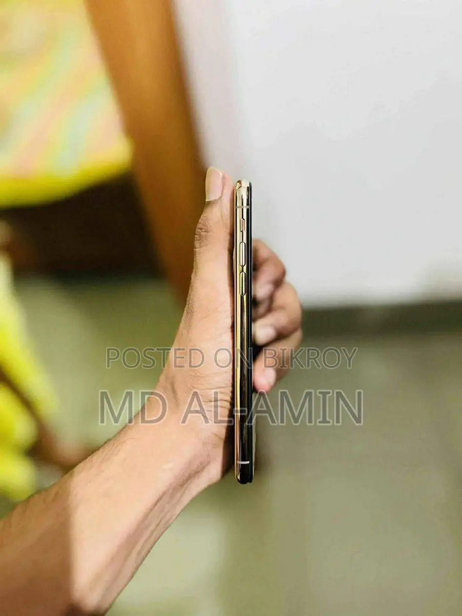 Apple iPhone XS (Used)