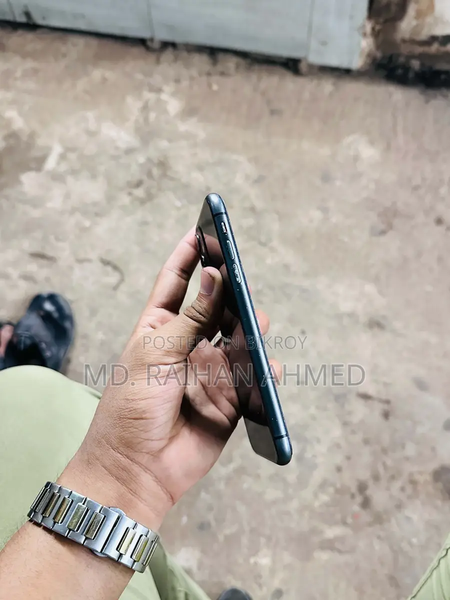 Apple iPhone 11 (Used)