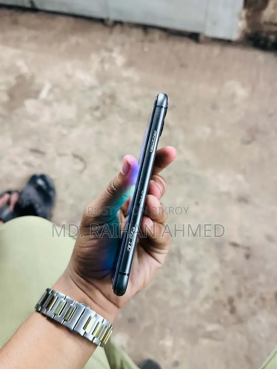 Apple iPhone 11 (Used)