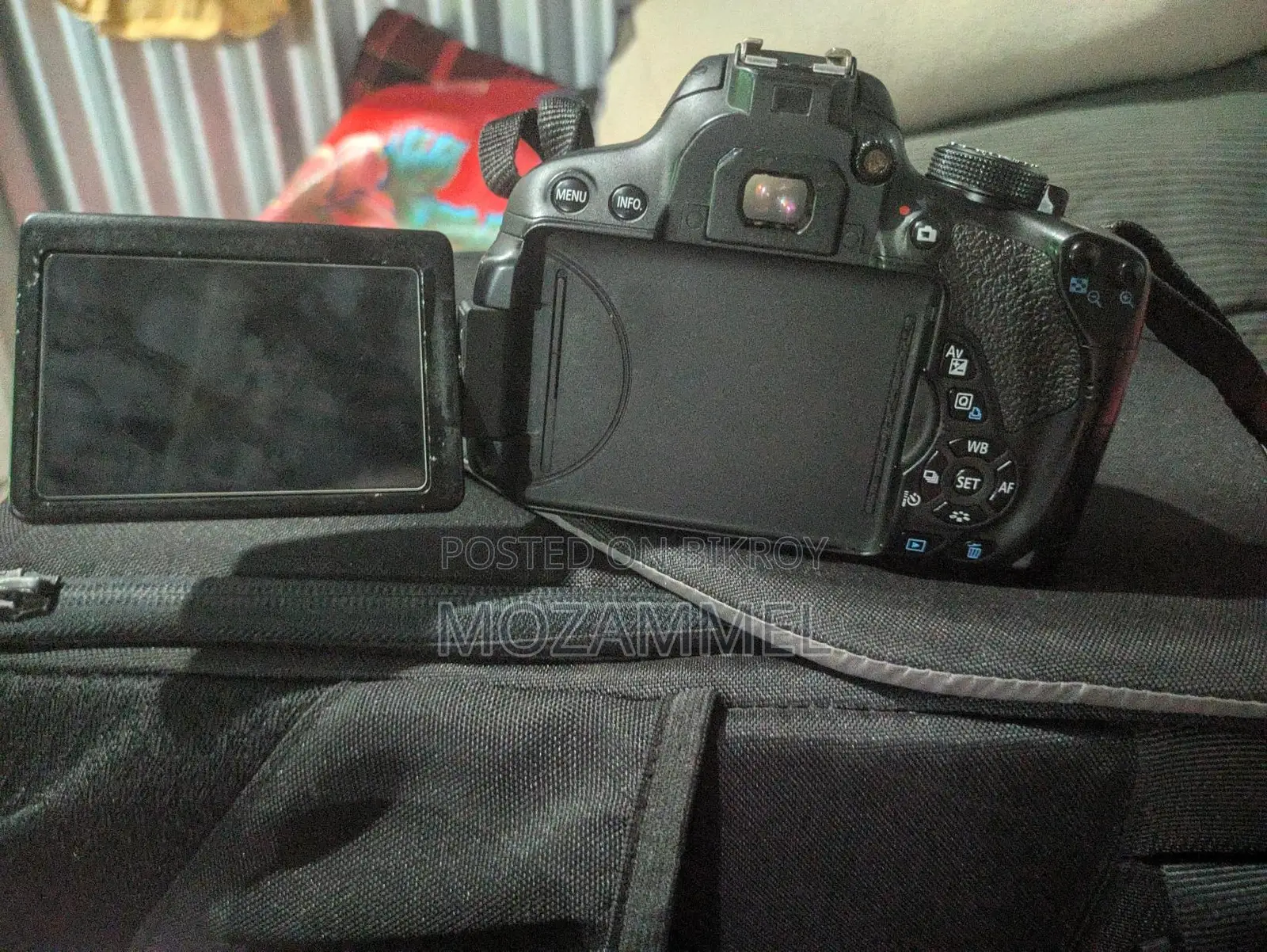 Cannon 700D