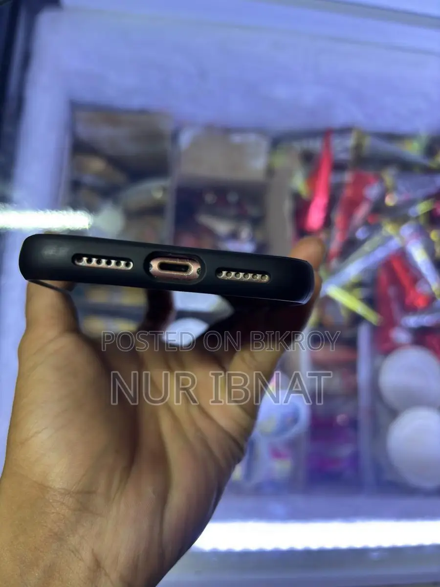 Apple iPhone XR (Used)