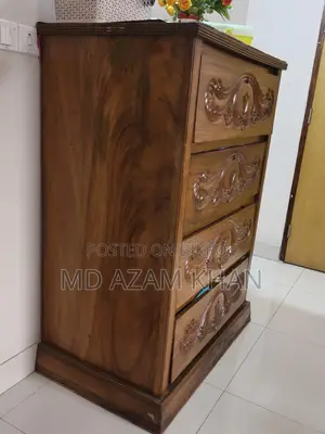 আকাশ মণি কাঠের ওয়াড্রব