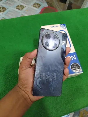 Tecno Camon 30 . (Used)