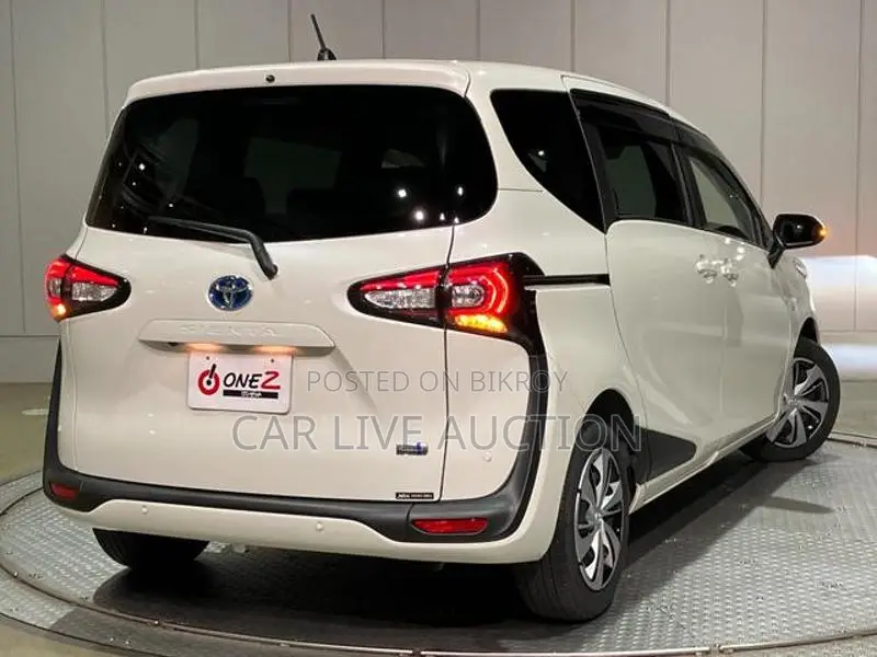 Toyota Sienta Hybrid X package 2021