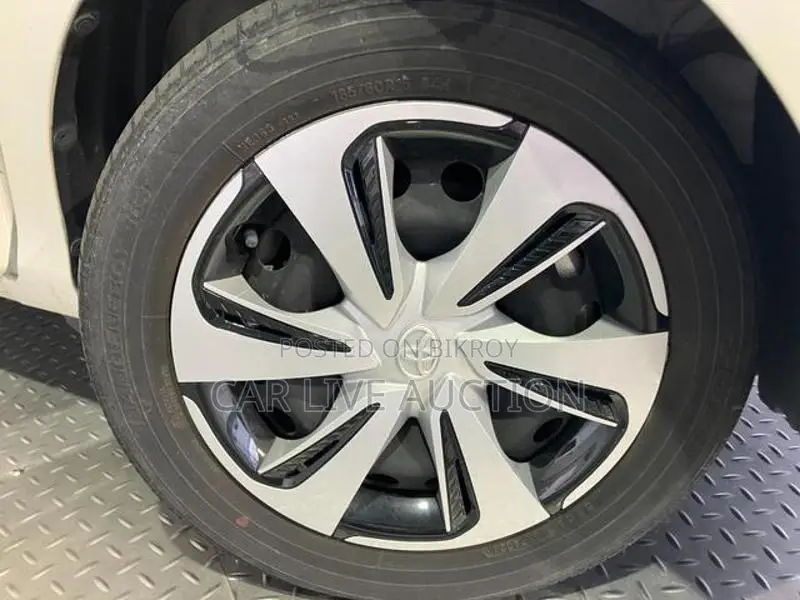 Toyota Sienta Hybrid X package 2021