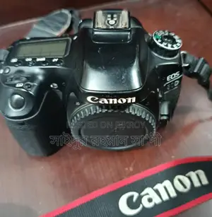 Canon 80 D camera to be sold urgently