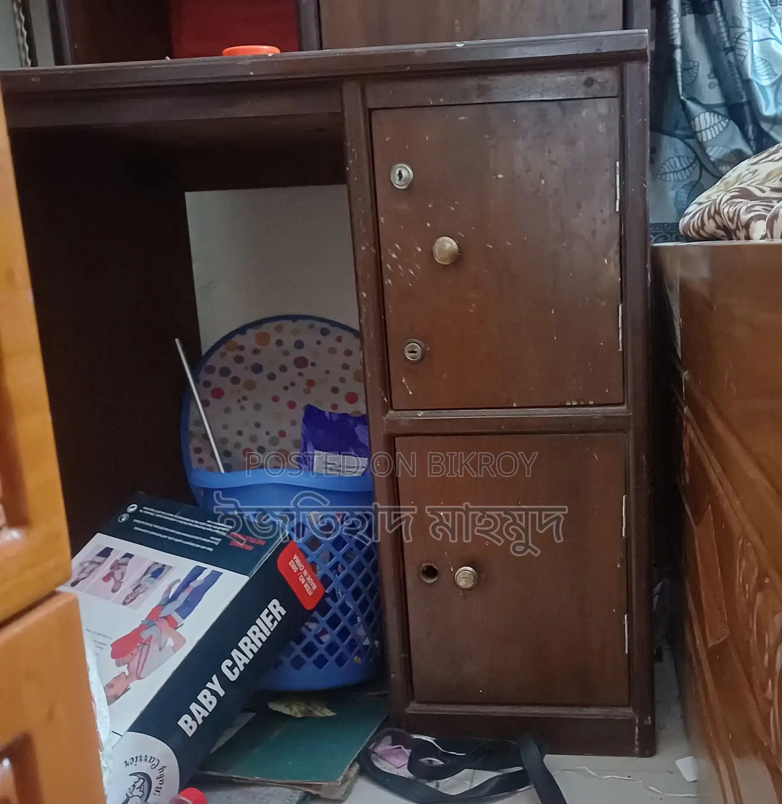 টেবিল কাম বুকশেলফ