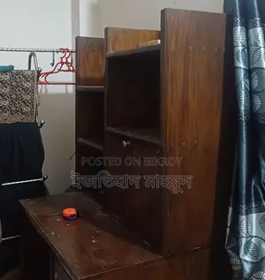 টেবিল কাম বুকশেলফ