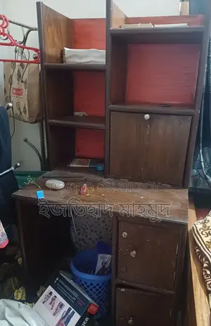 টেবিল কাম বুকশেলফ