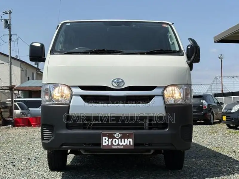 Toyota Hiace DX package 2021