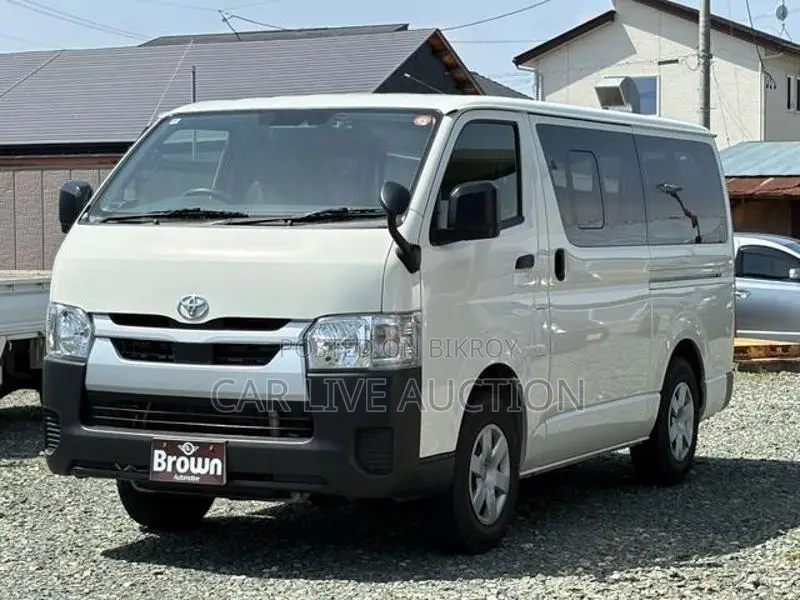 Toyota Hiace DX package 2021